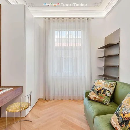 Apartment Unique, Terremarine