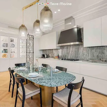 Apartment Unique, Terremarine